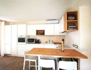 New, Modern Apt, near Beach with AC, terrace & Parking